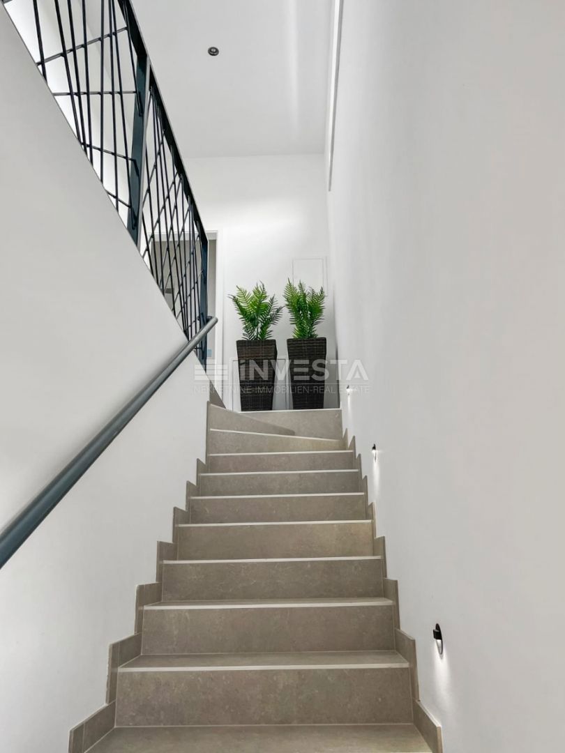 Poreč, dintorni, villa moderna 306m², vista mare