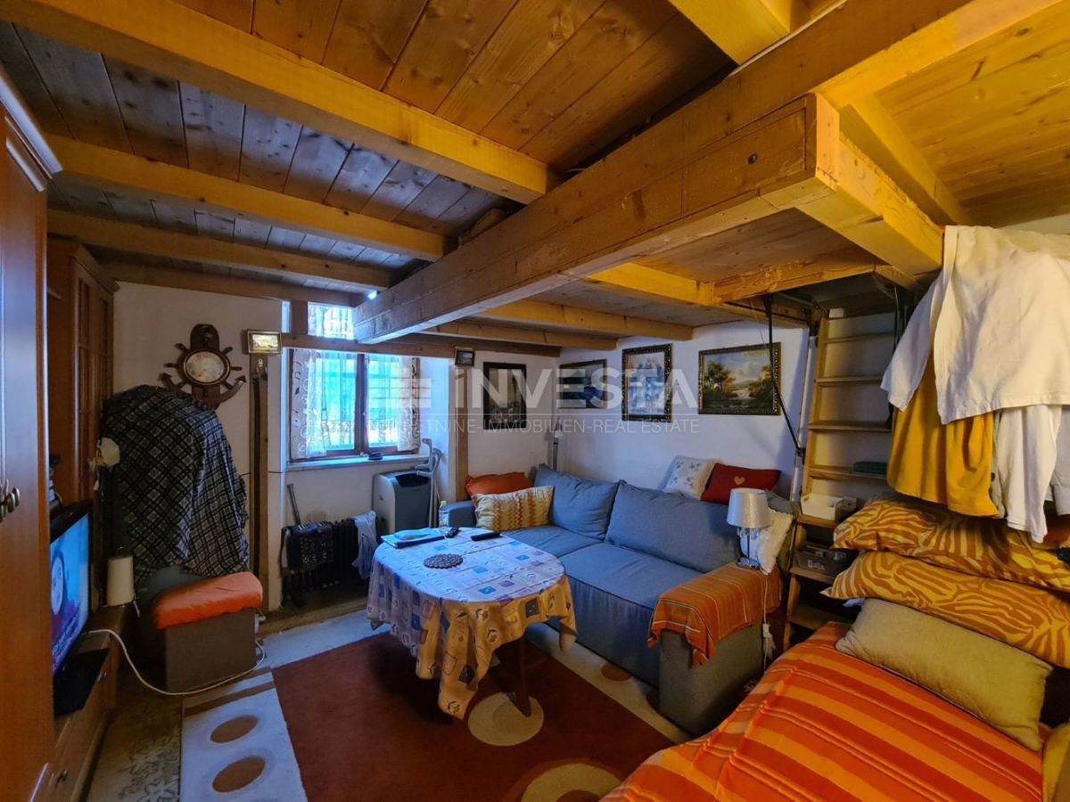 Pola, Kaštanjer, appartamento con galleria vicino al centro