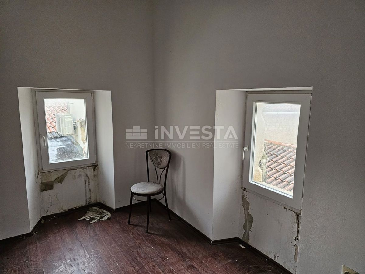 Centro di Medulin, casa in pietra parzialmente ristrutturata