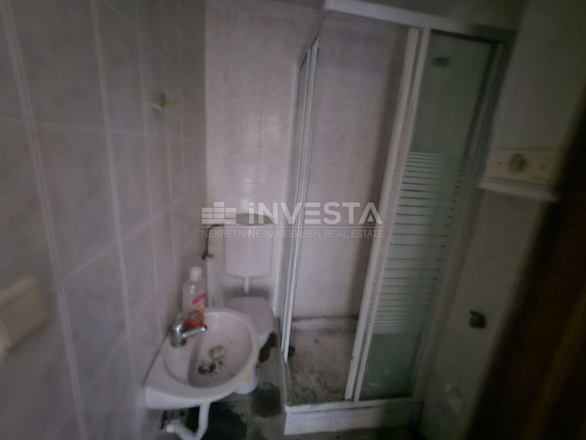 Centro di Medulin, casa in pietra parzialmente ristrutturata