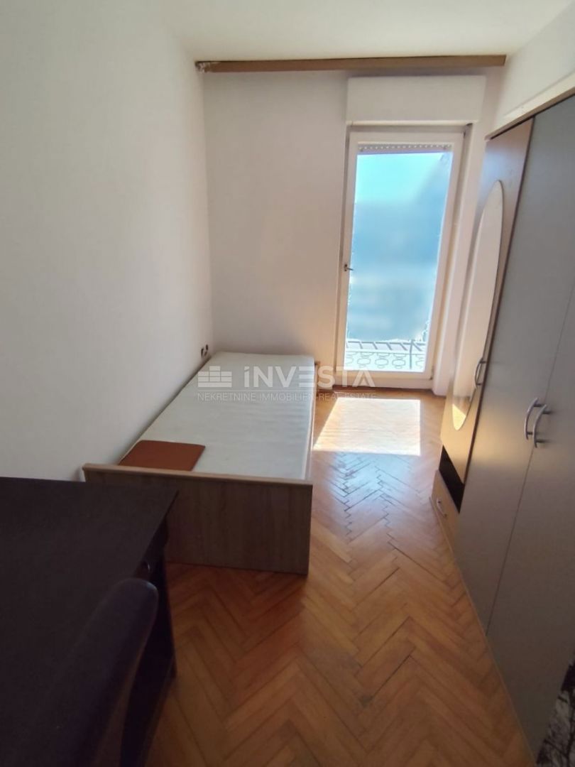 Appartamento trilocale con parcheggio, vicino al mare