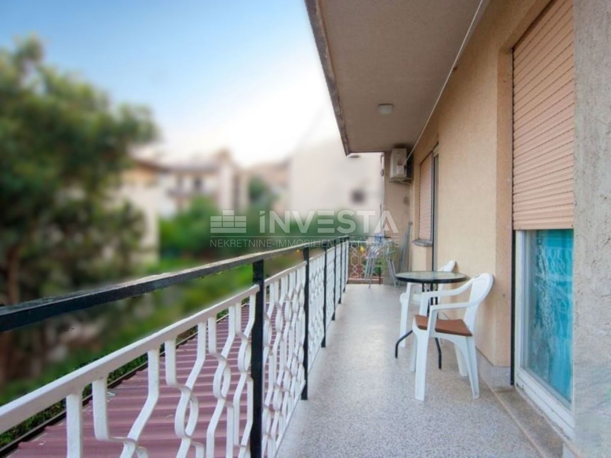 Appartamento trilocale con parcheggio, vicino al mare