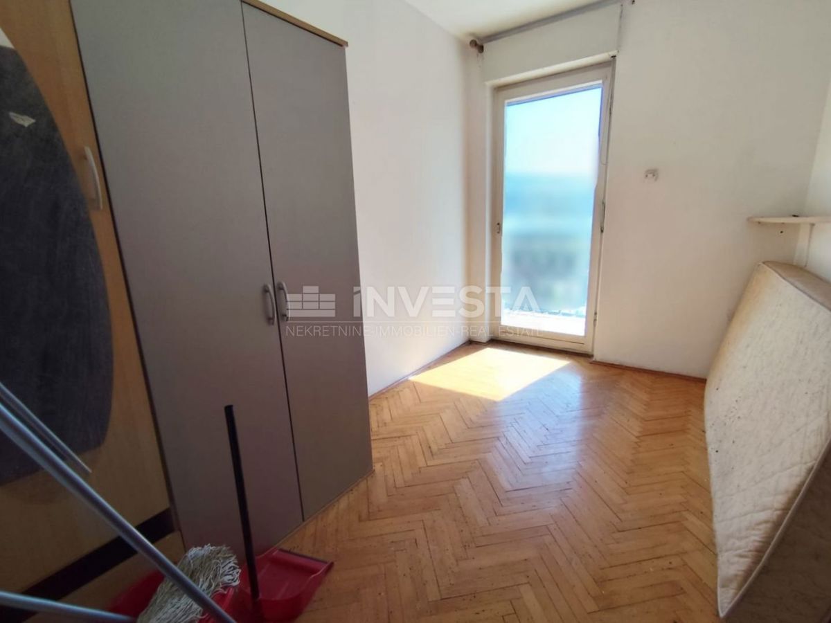 Appartamento trilocale con parcheggio, vicino al mare