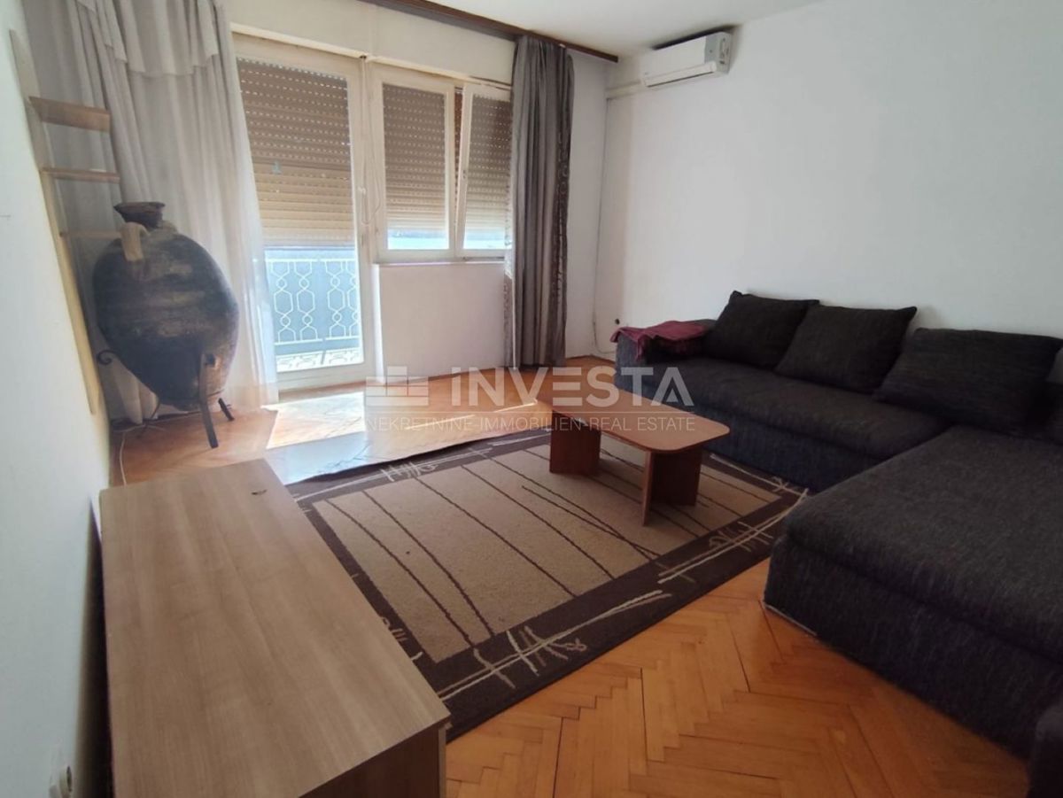 Appartamento trilocale con parcheggio, vicino al mare