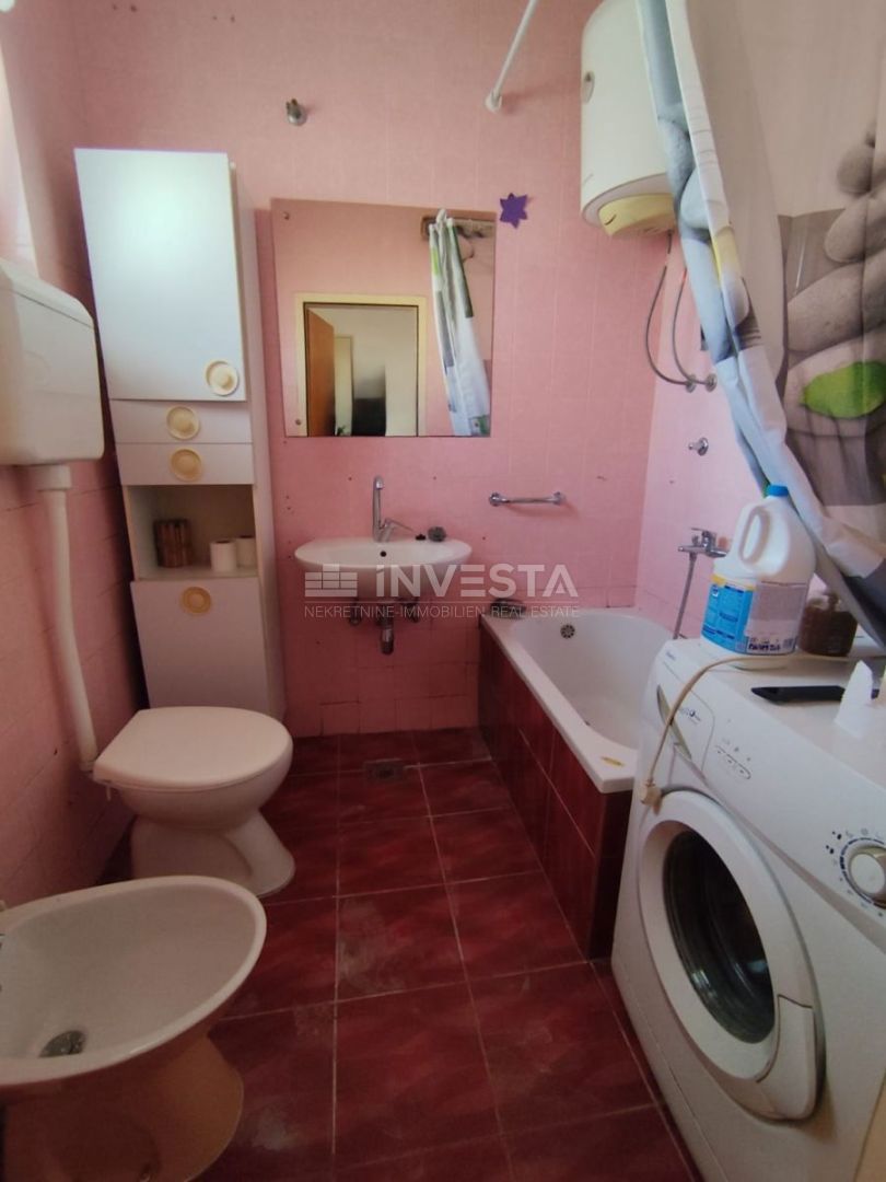 Appartamento trilocale con parcheggio, vicino al mare