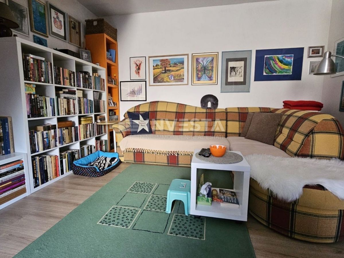 Dintorni di Pola, casa in pietra ristrutturata in fila