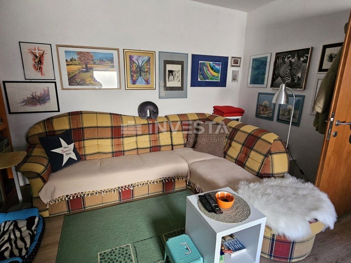 Dintorni di Pola, casa in pietra ristrutturata in fila