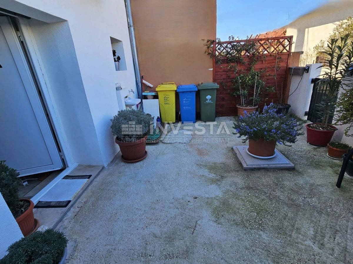 Dintorni di Pola, casa in pietra ristrutturata in fila
