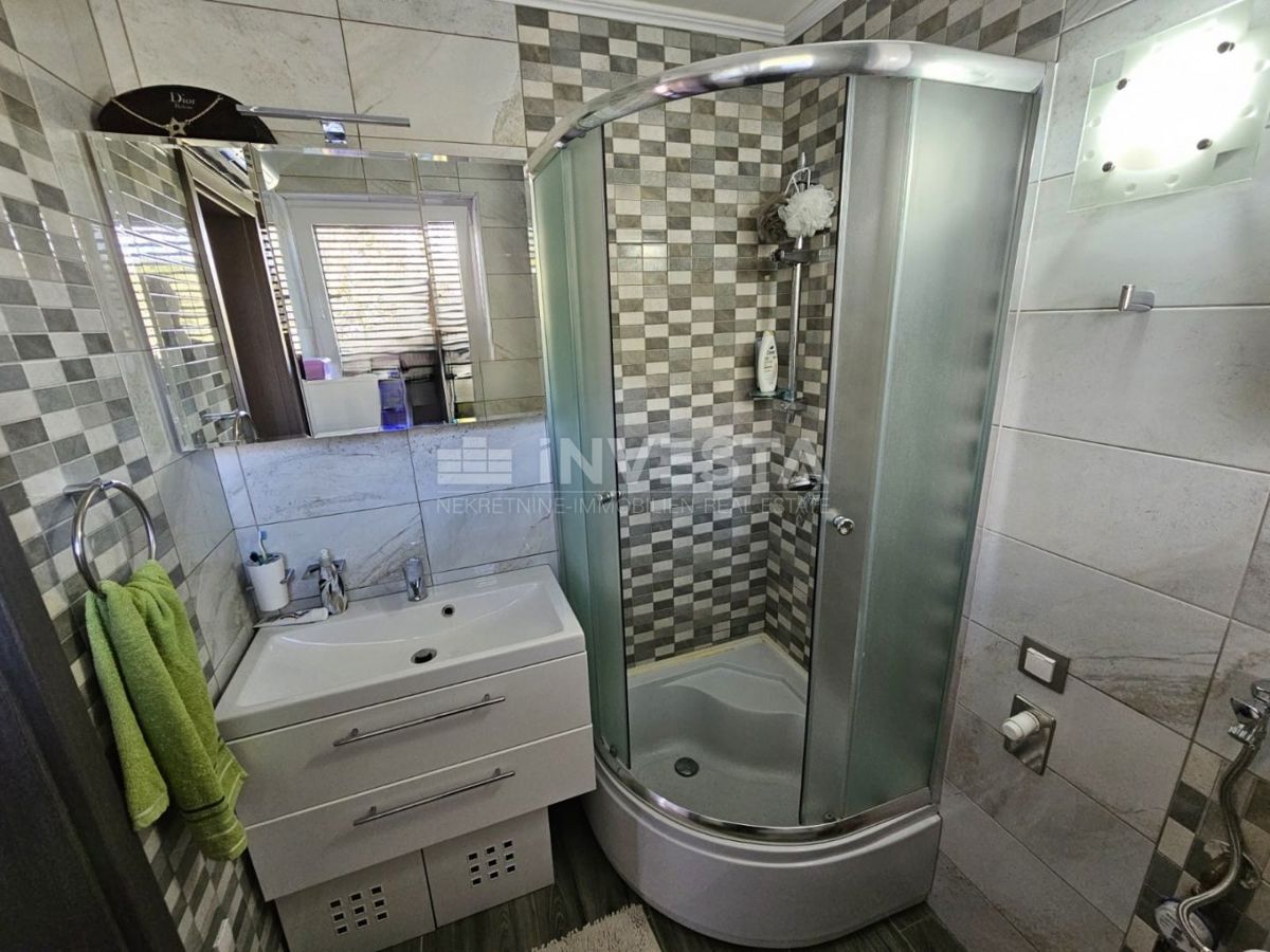 Duga Uvala, appartamento con vista mare, vicino alla spiaggia