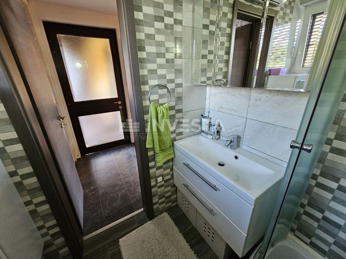 Duga Uvala, appartamento con vista mare, vicino alla spiaggia