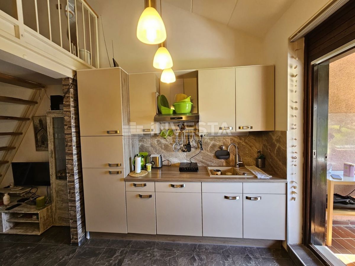 Duga Uvala, appartamento con vista mare, vicino alla spiaggia