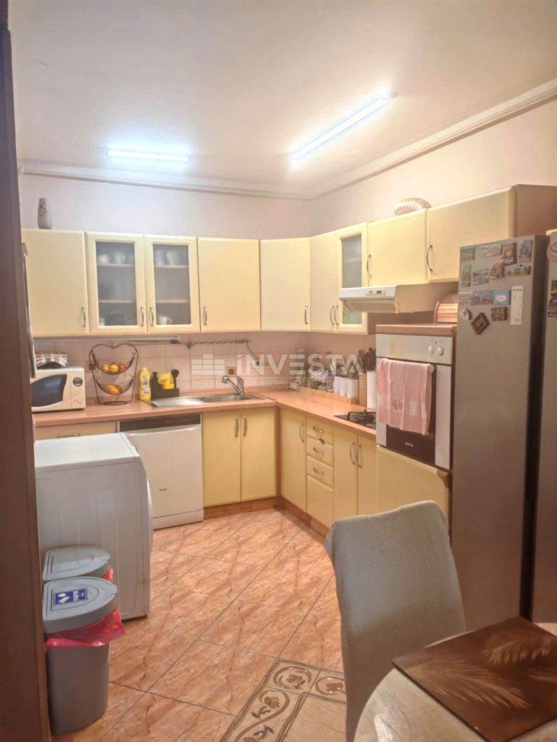 Appartamento con 3 camere da letto in una posizione richiesta