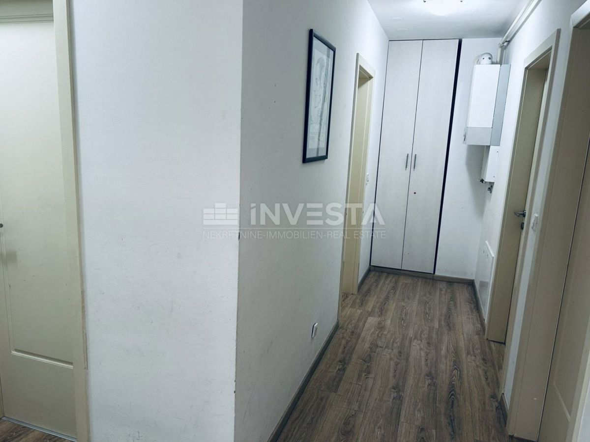 Pula, Vidikovac ampio appartamento familiare di 84m2