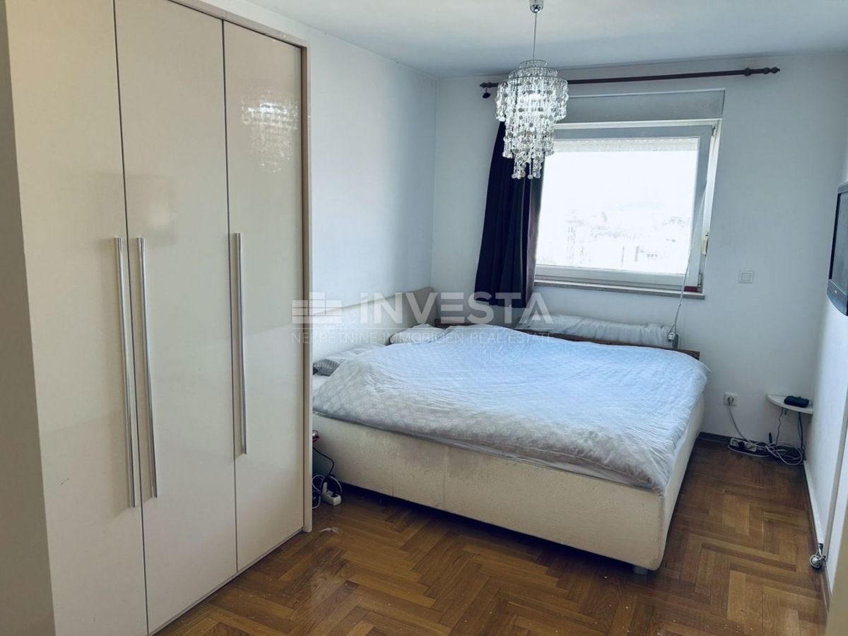 Pula, Vidikovac ampio appartamento familiare di 84m2