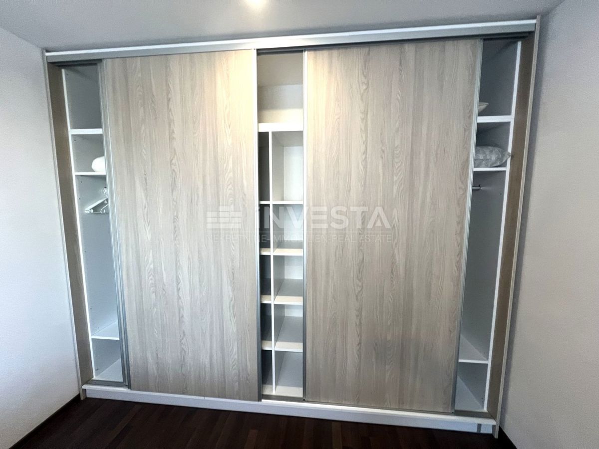 Medulin, appartamento di lusso al 1° piano di una nuova costruzione con parcheggio