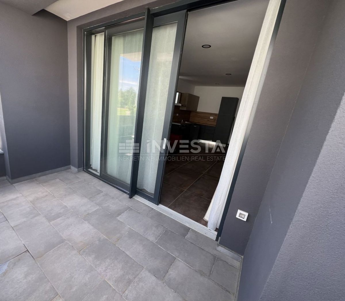 Medulin, appartamento di lusso al 1° piano di una nuova costruzione con parcheggio