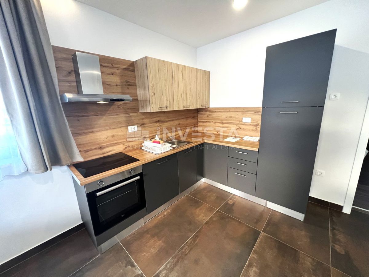 Medulin, appartamento di lusso al 1° piano di una nuova costruzione con parcheggio