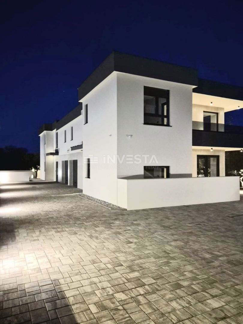 Medulin, Villa di lusso, a 1 km dal mare – piscina, tre camere da letto e attrezzature di alta qualità