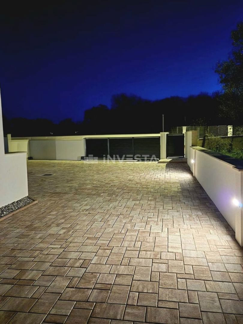 Medulin, Villa di lusso, a 1 km dal mare – piscina, tre camere da letto e attrezzature di alta qualità