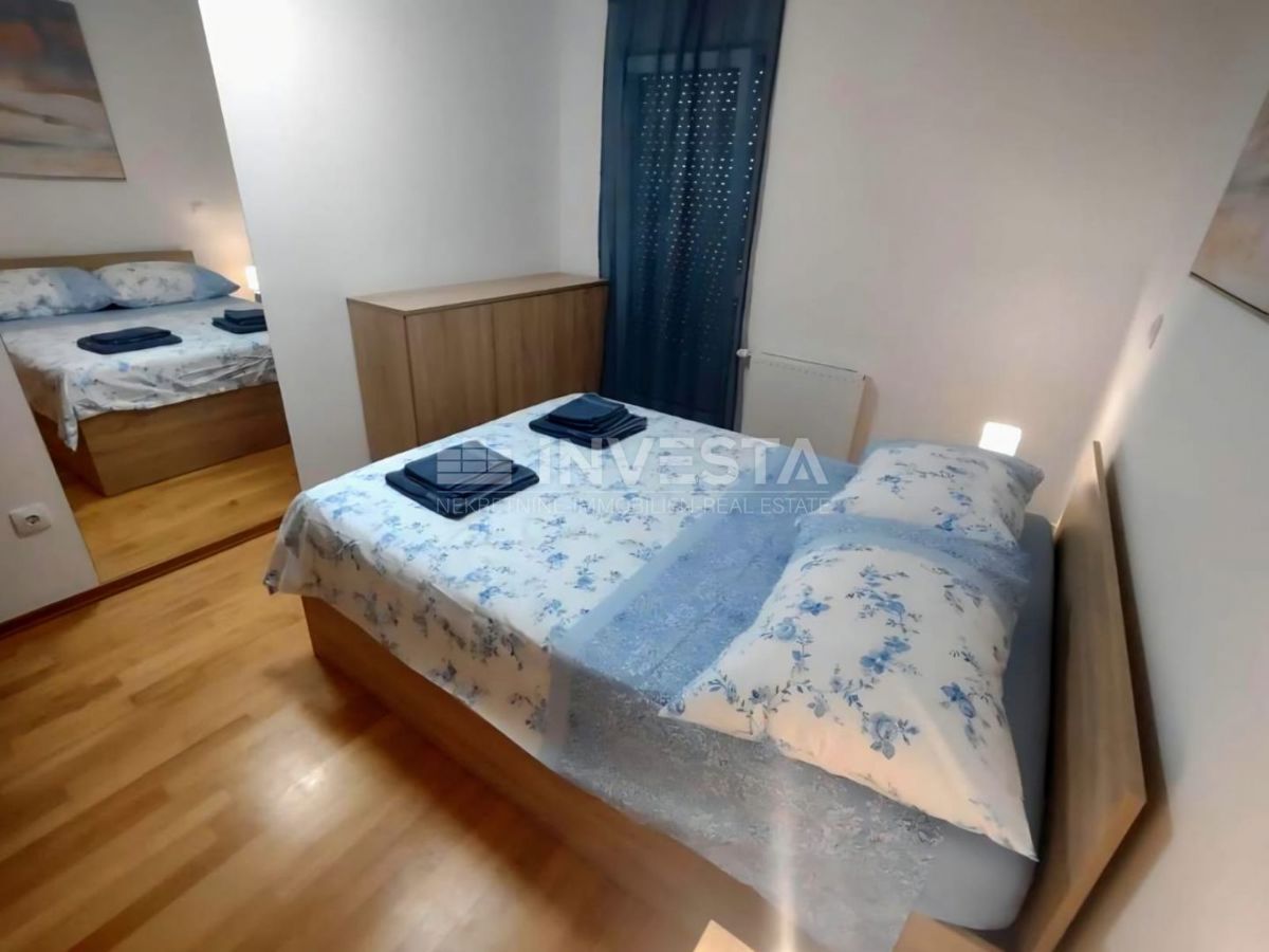 Pula, Appartamento di due locali al primo piano, riscaldamento centralizzato, parcheggio