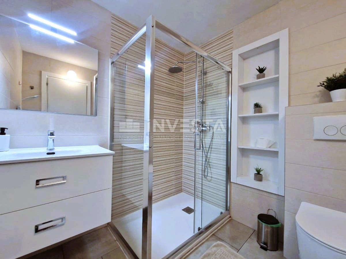 Fažana, Appartamento spazioso a 300 m dalla spiaggia, 3 camere, bagno, WC