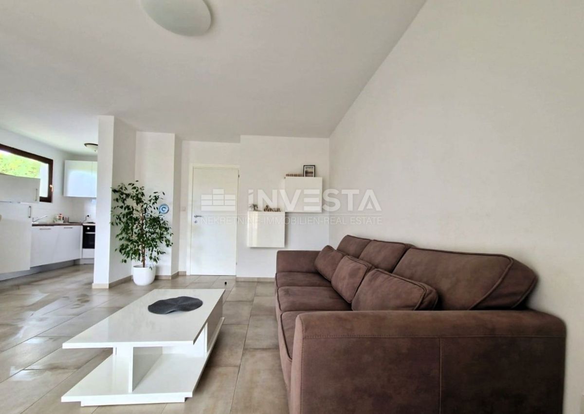 Fažana, Appartamento spazioso a 300 m dalla spiaggia, 3 camere, bagno, WC