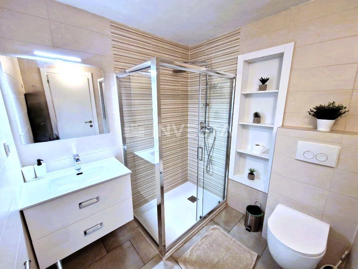 Fažana, Appartamento spazioso a 300 m dalla spiaggia, 3 camere, bagno, WC