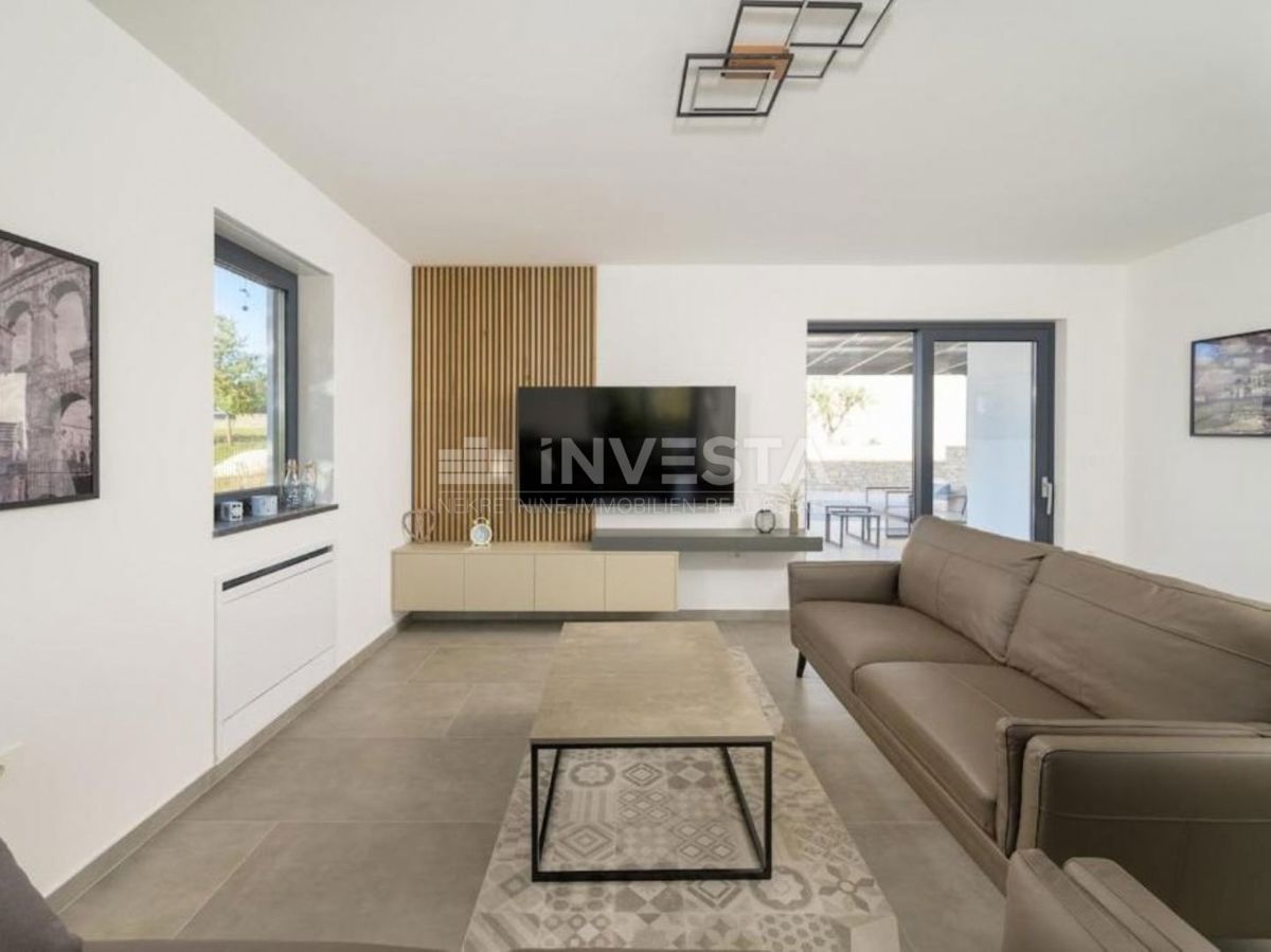 Svetvinčent, bellissima villa con piscina, AFFARE! PREZZO RIBASSATO!