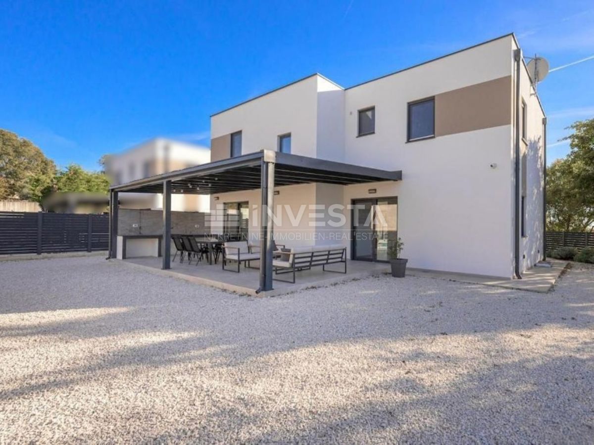 Svetvinčent, bellissima villa con piscina, AFFARE! PREZZO RIBASSATO!