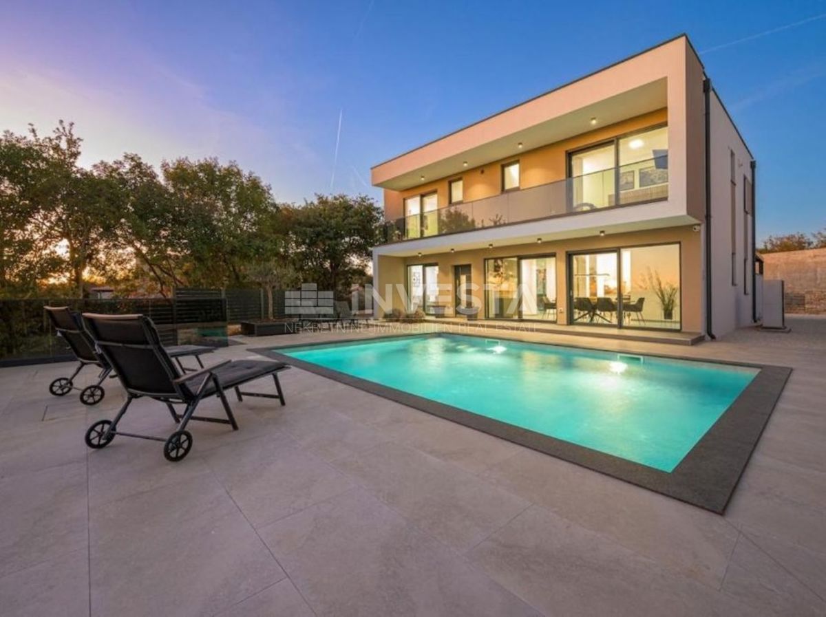 Svetvinčent, bellissima villa con piscina, AFFARE! PREZZO RIBASSATO!