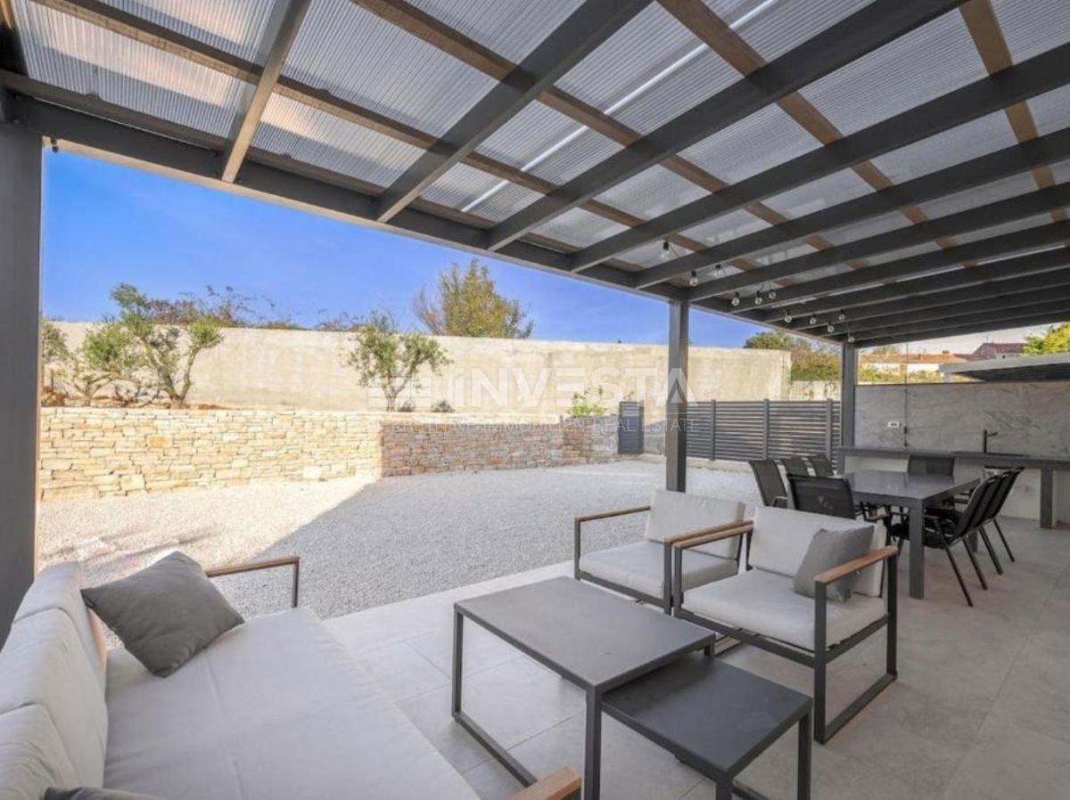 Svetvinčent, bellissima villa con piscina, AFFARE! PREZZO RIBASSATO!