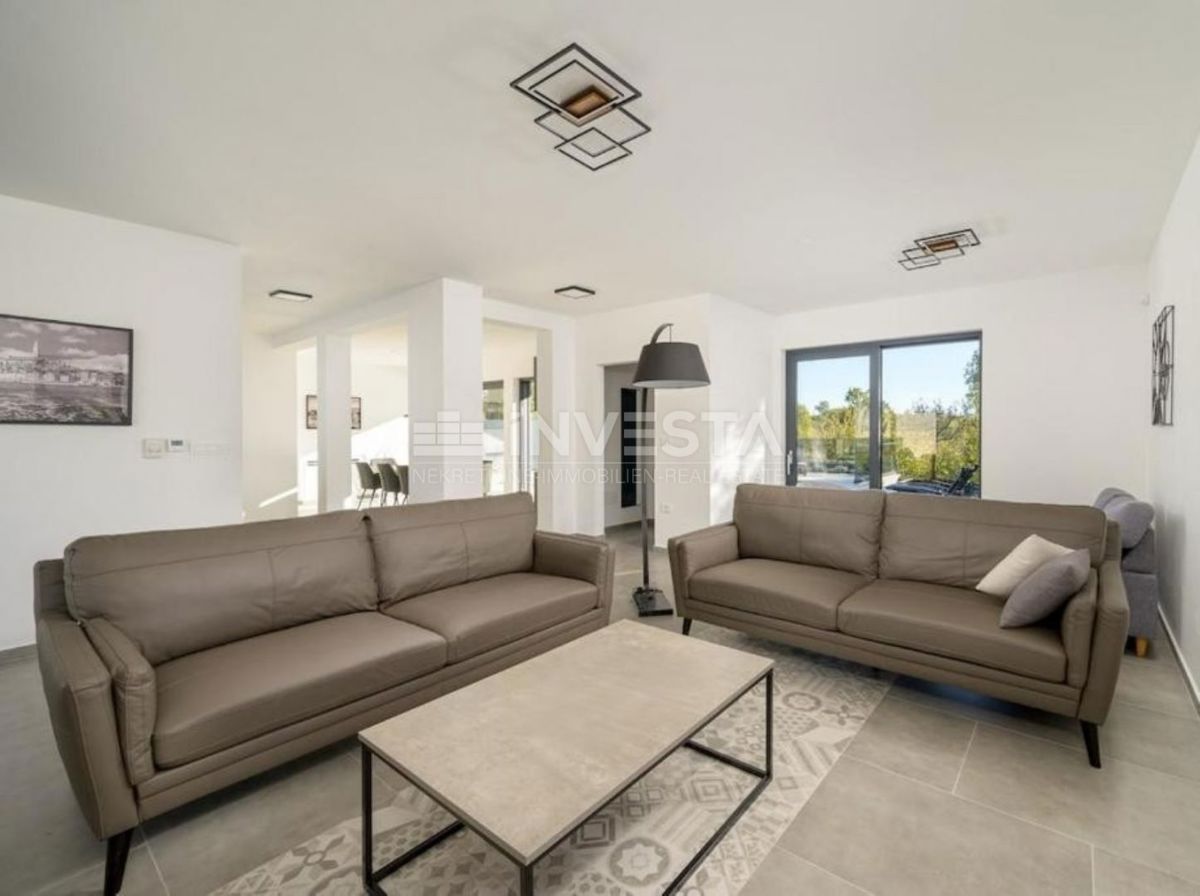 Svetvinčent, bellissima villa con piscina, AFFARE! PREZZO RIBASSATO!