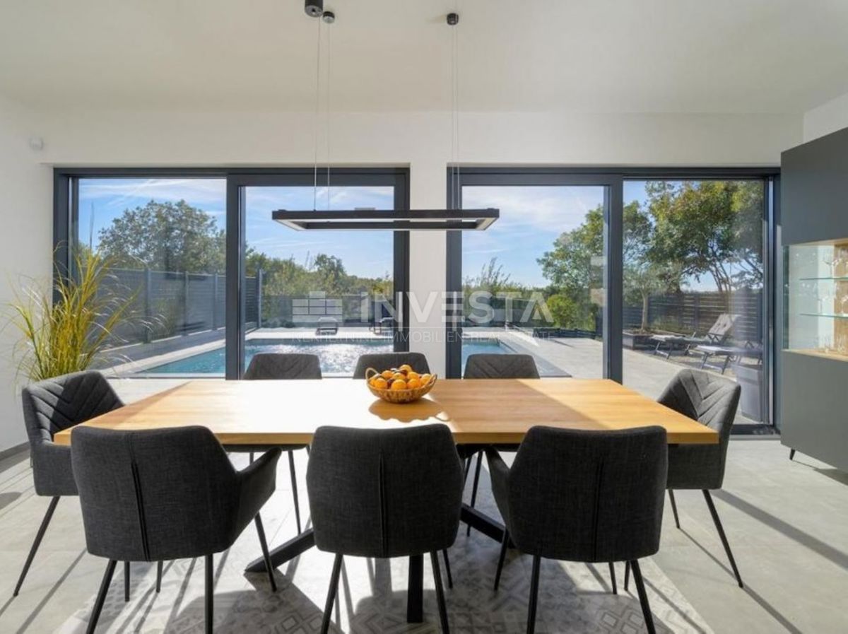 Svetvinčent, bellissima villa con piscina, AFFARE! PREZZO RIBASSATO!