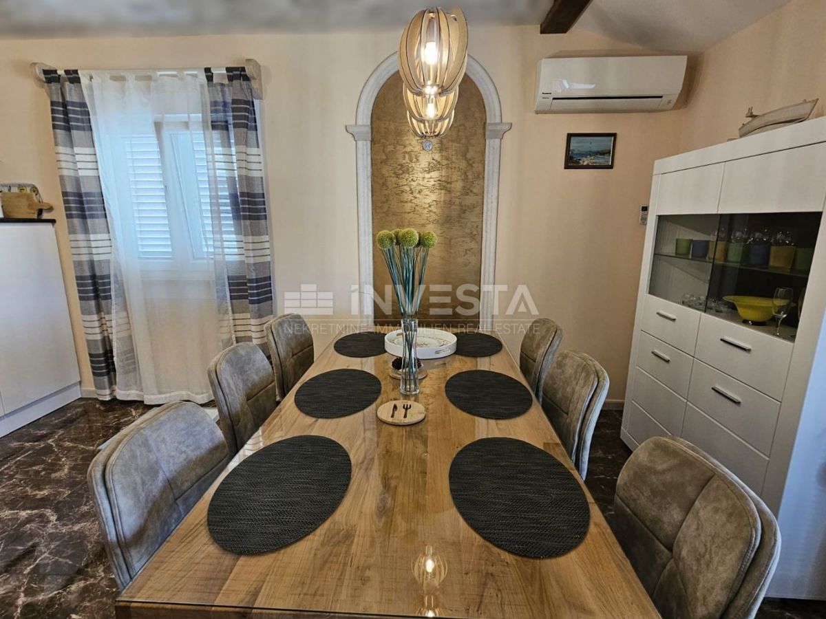 Fasana, appartamento al piano superiore con vista mare, vicino al centro e alle spiagge