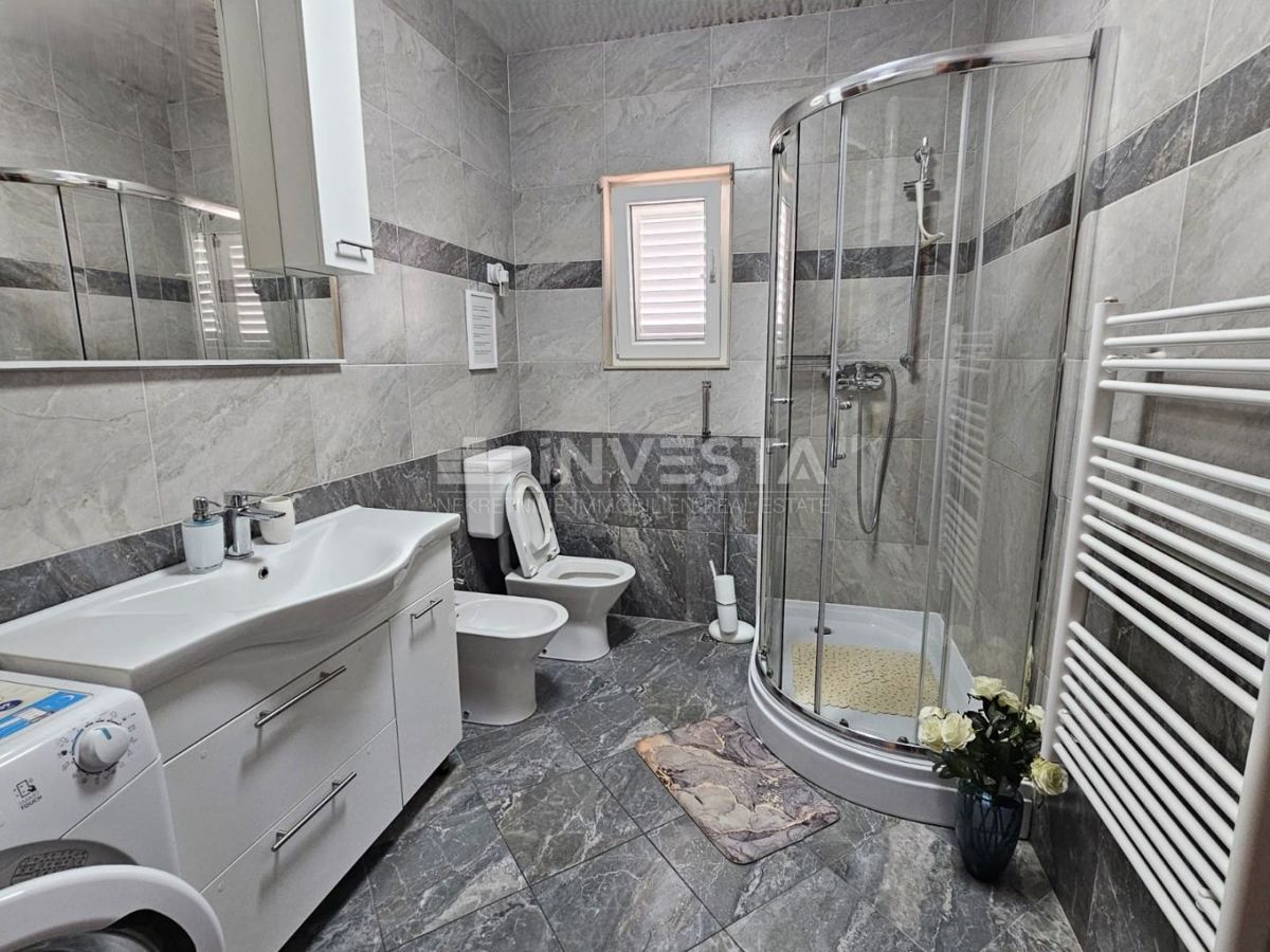 Fasana, appartamento al piano superiore con vista mare, vicino al centro e alle spiagge