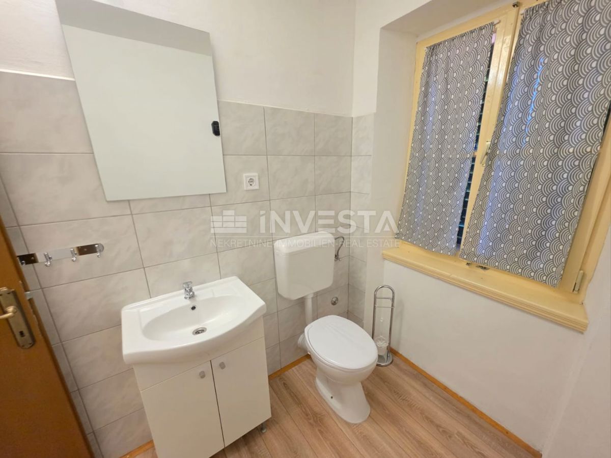 Casa a schiera ristrutturata con 3 camere da letto e cortile