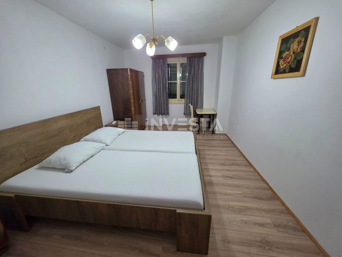 Casa a schiera ristrutturata con 3 camere da letto e cortile