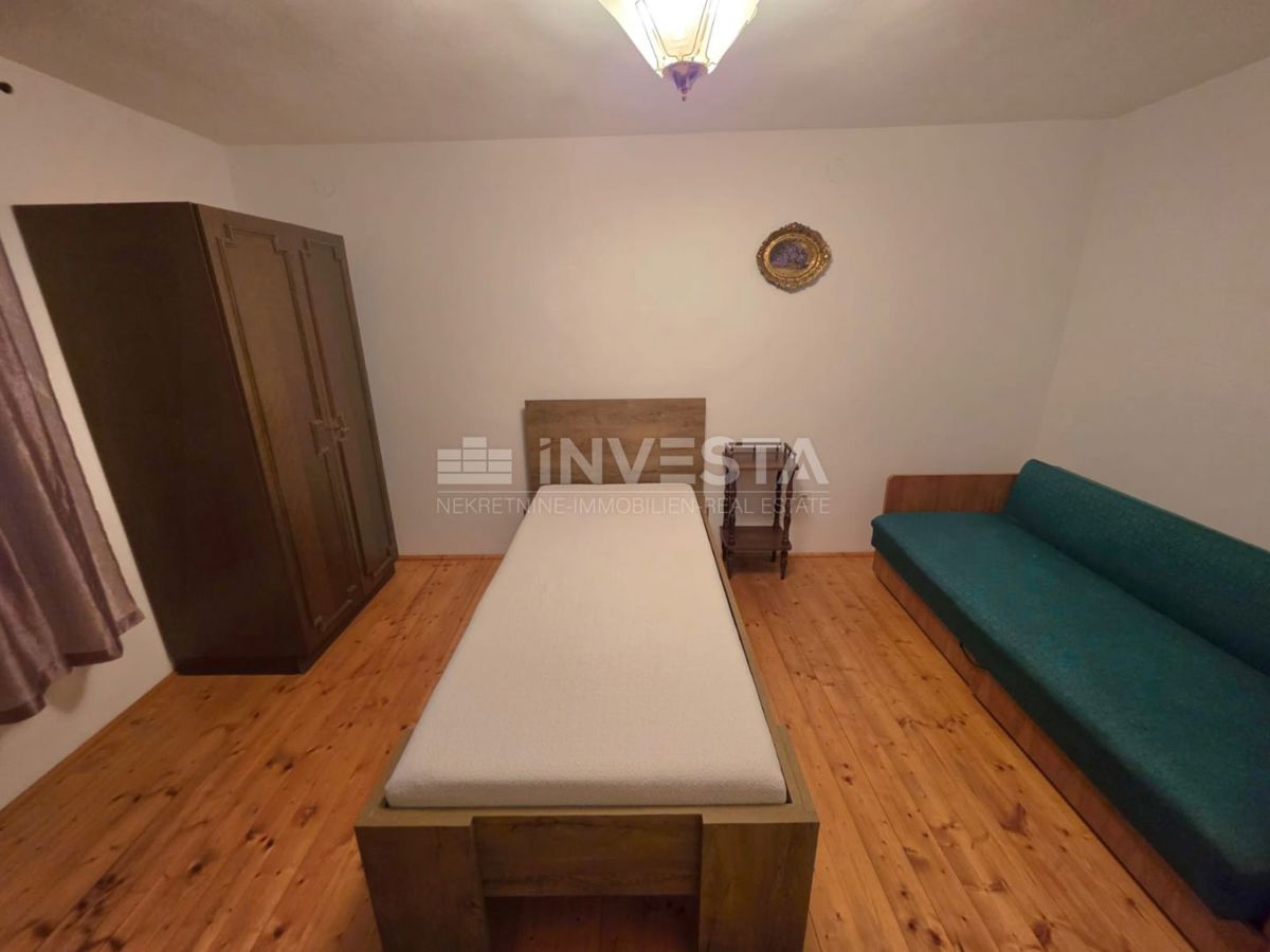 Casa a schiera ristrutturata con 3 camere da letto e cortile