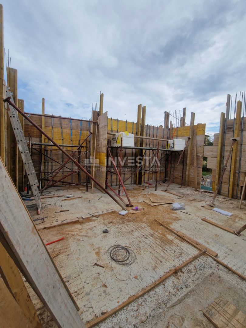 Appartamento moderno in una nuova costruzione con 2 camere da letto, parcheggio