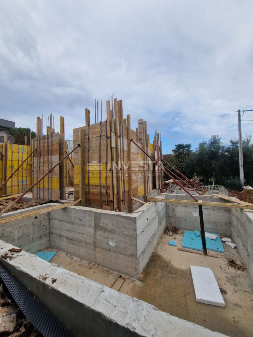 Appartamento moderno in una nuova costruzione con 2 camere da letto, parcheggio