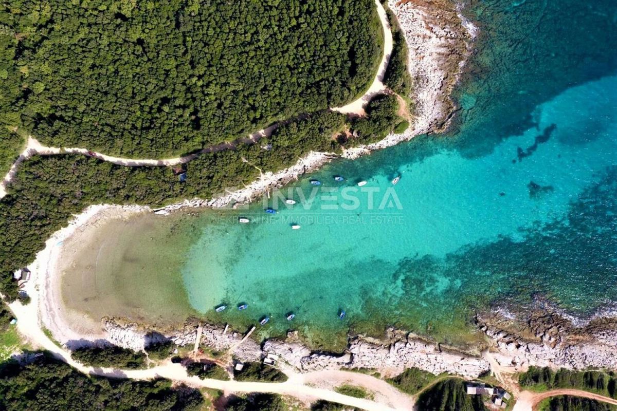 Sissano, autentica casa in pietra istriana da ristrutturare
