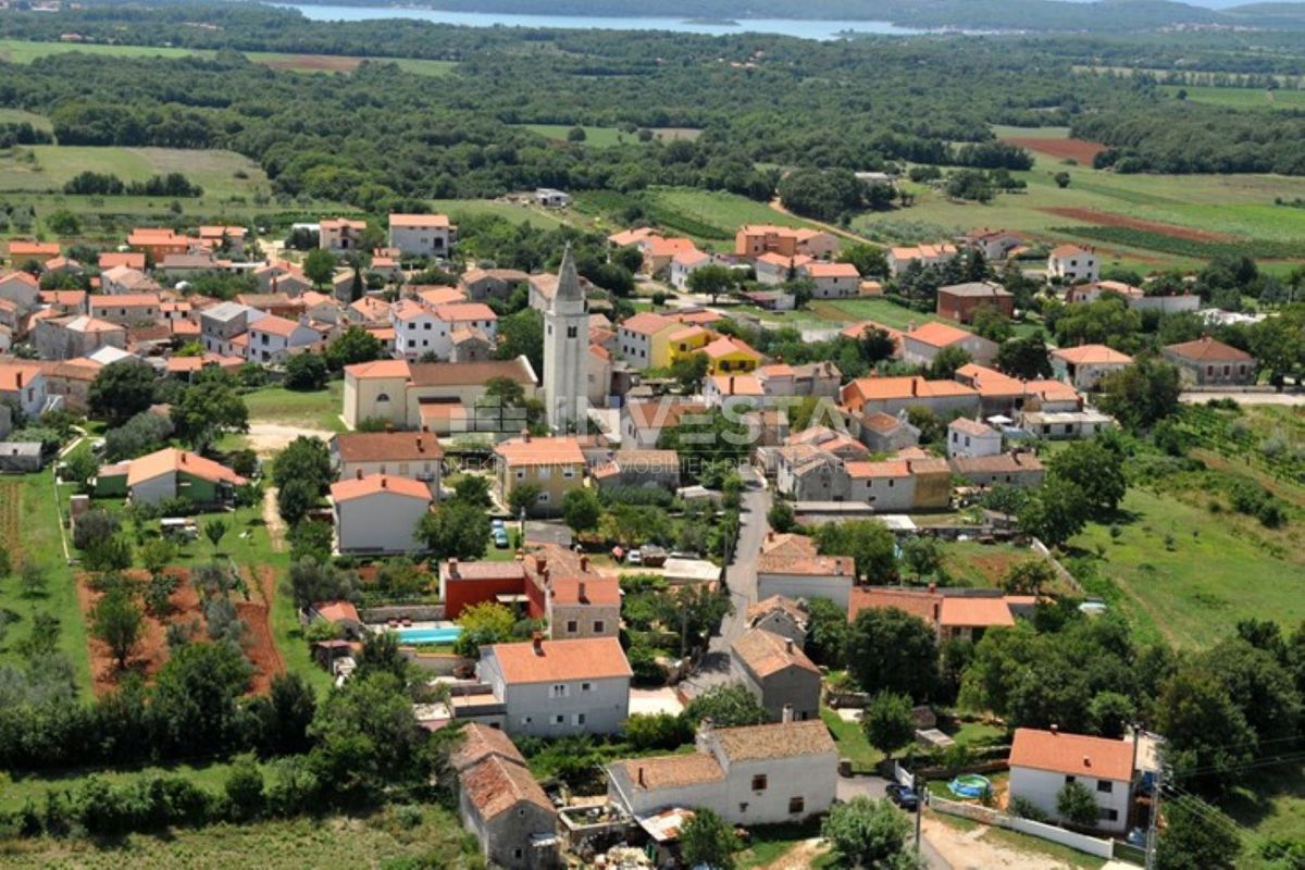 Sissano, autentica casa in pietra istriana da ristrutturare