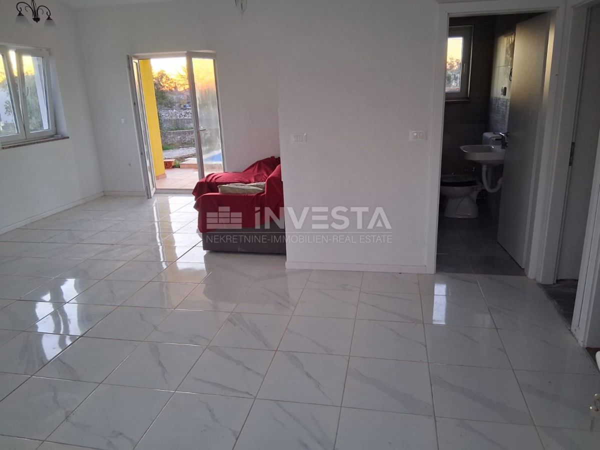 Zona di Dignano, casa ad un piano con piscina