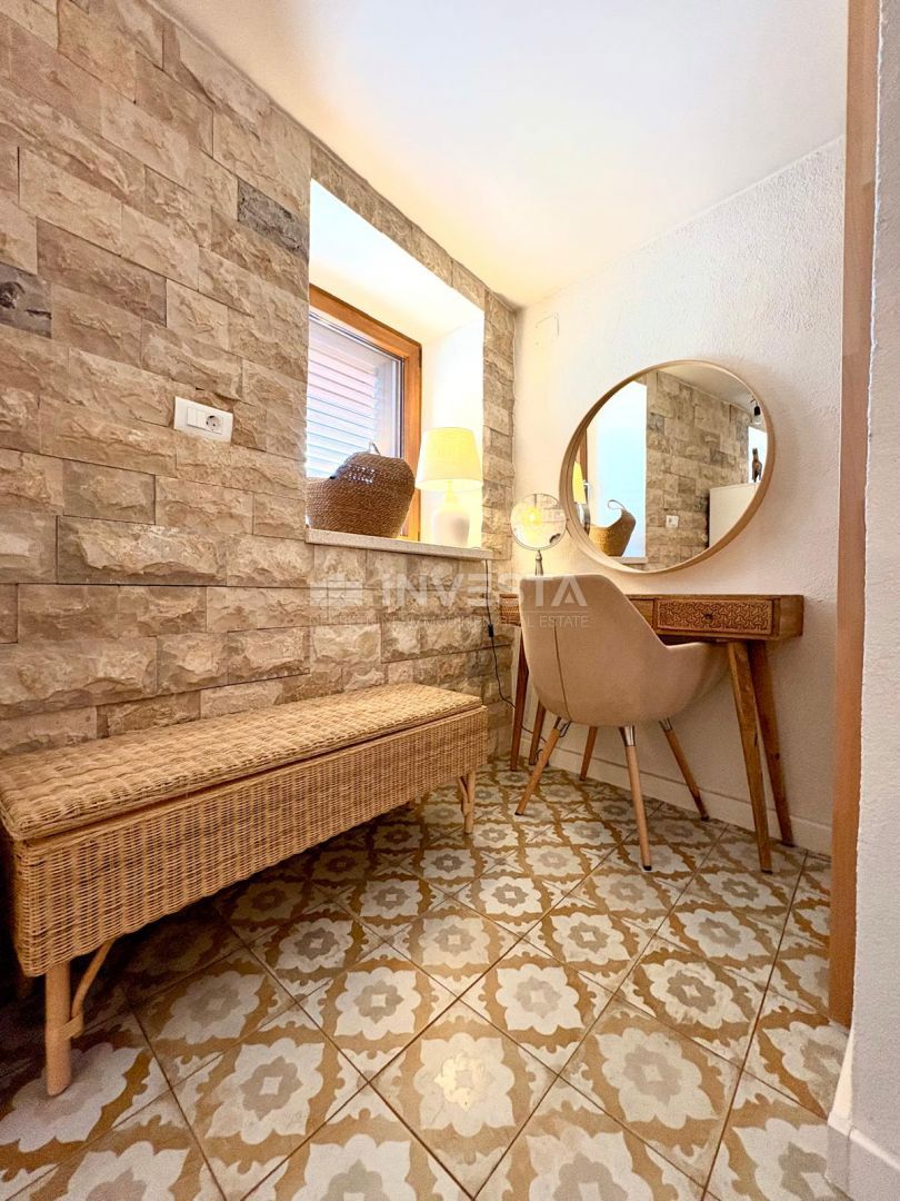 Vodnjan, casa istriana ristrutturata con vista mare