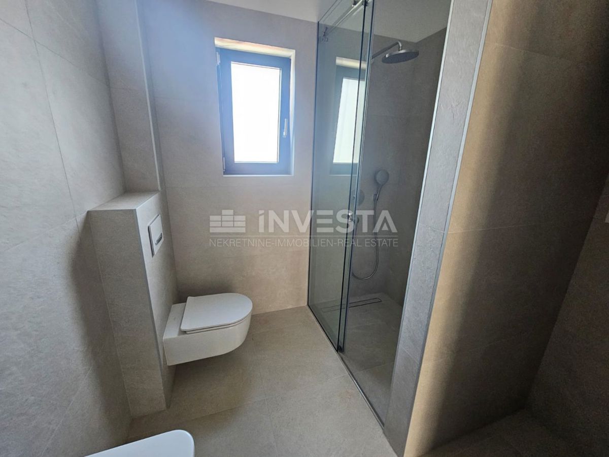 Medolino, Premantura, appartamento moderno nuovo, terrazza, parcheggio