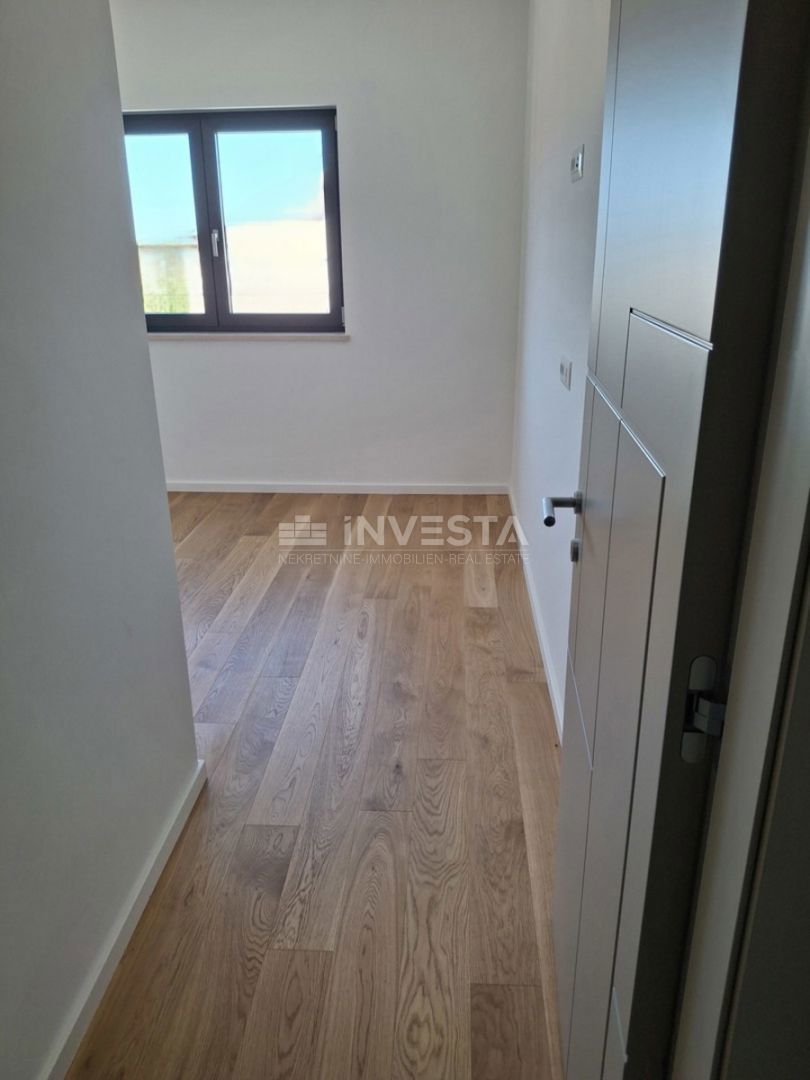 Medolino, Premantura, appartamento moderno nuovo, terrazza, parcheggio