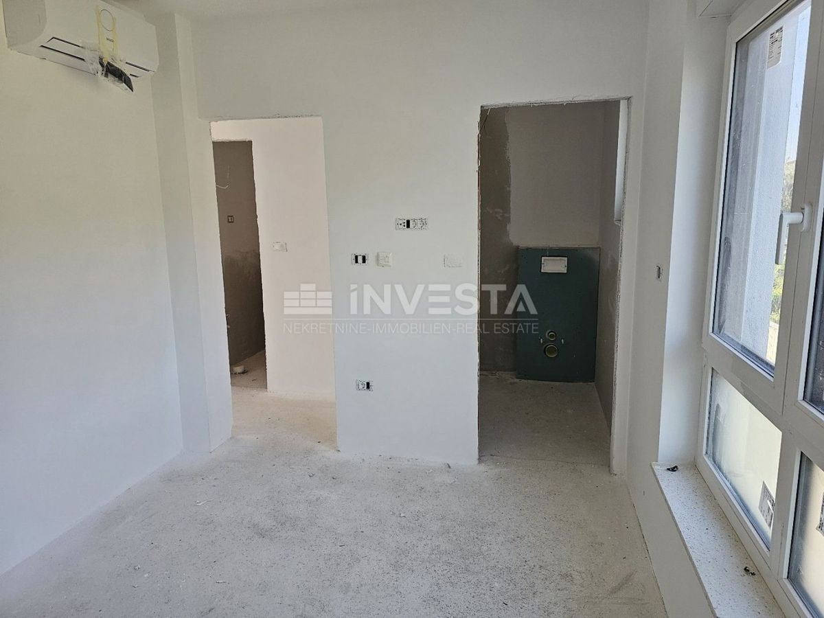 Pola, appartamento nuova costruzione, 2° piano, 95 m2, 2 camere da letto + 2 bagni + WC + giardino + parcheggio