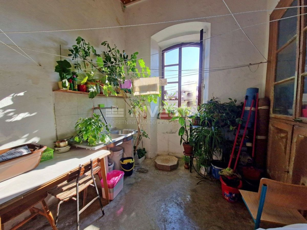 Pola centro, appartamento 70 m2 con cortile in comune