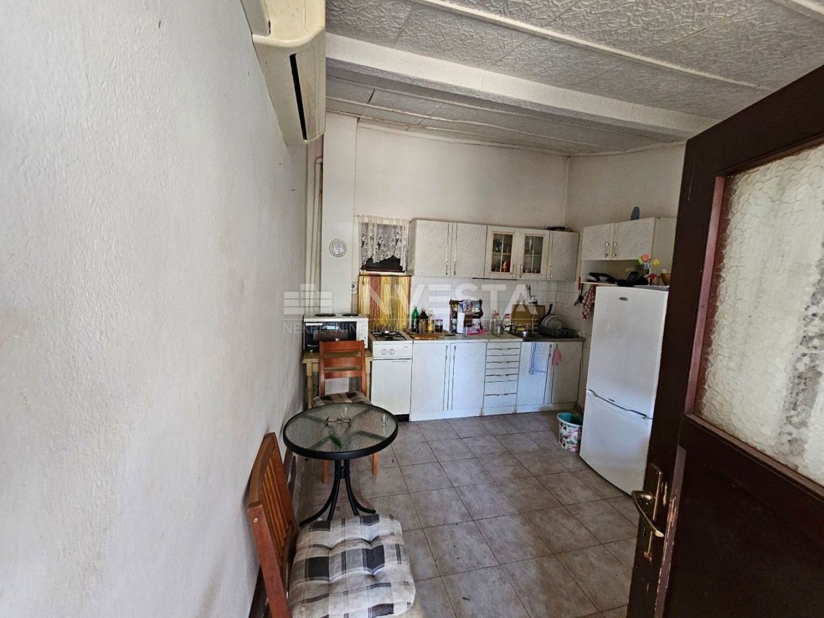Peroj, casa 106m2 con giardino a 600 m dalla spiaggia
