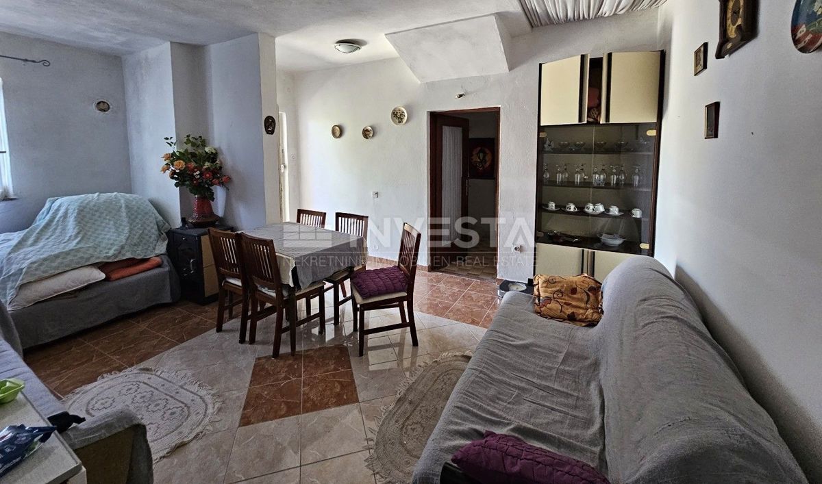 Peroj, casa 106m2 con giardino a 600 m dalla spiaggia